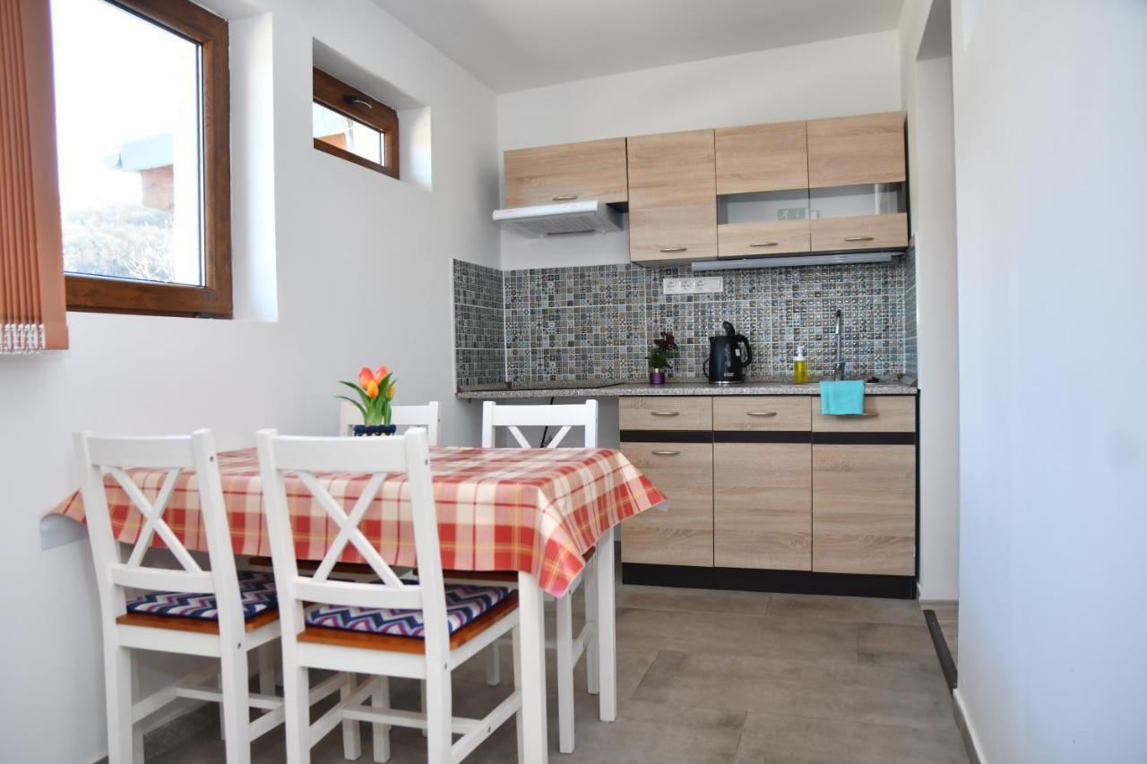 Balatonfůzfő Foeveny Apartmanok מראה חיצוני תמונה