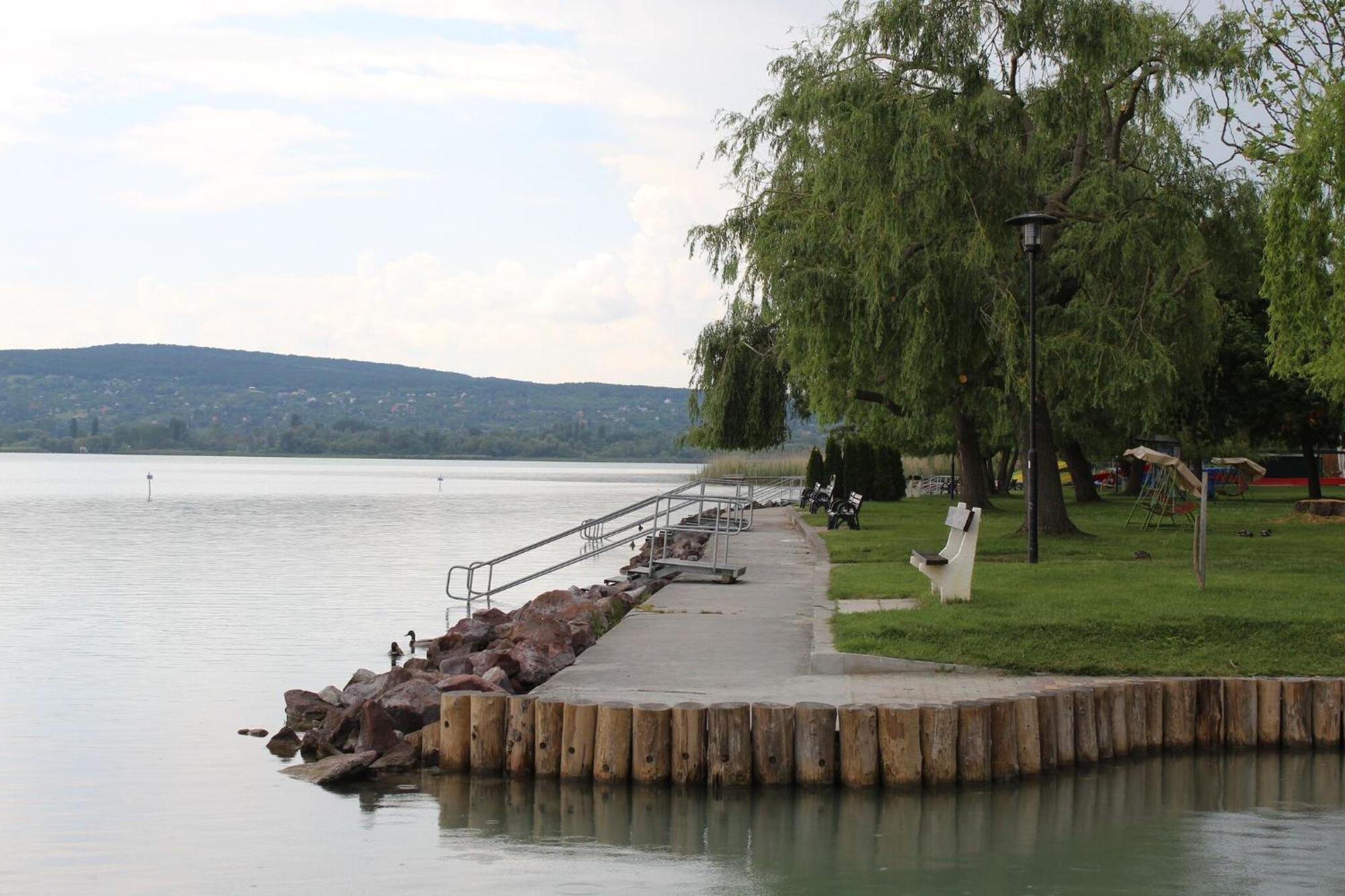 Balatonfůzfő Foeveny Apartmanok מראה חיצוני תמונה