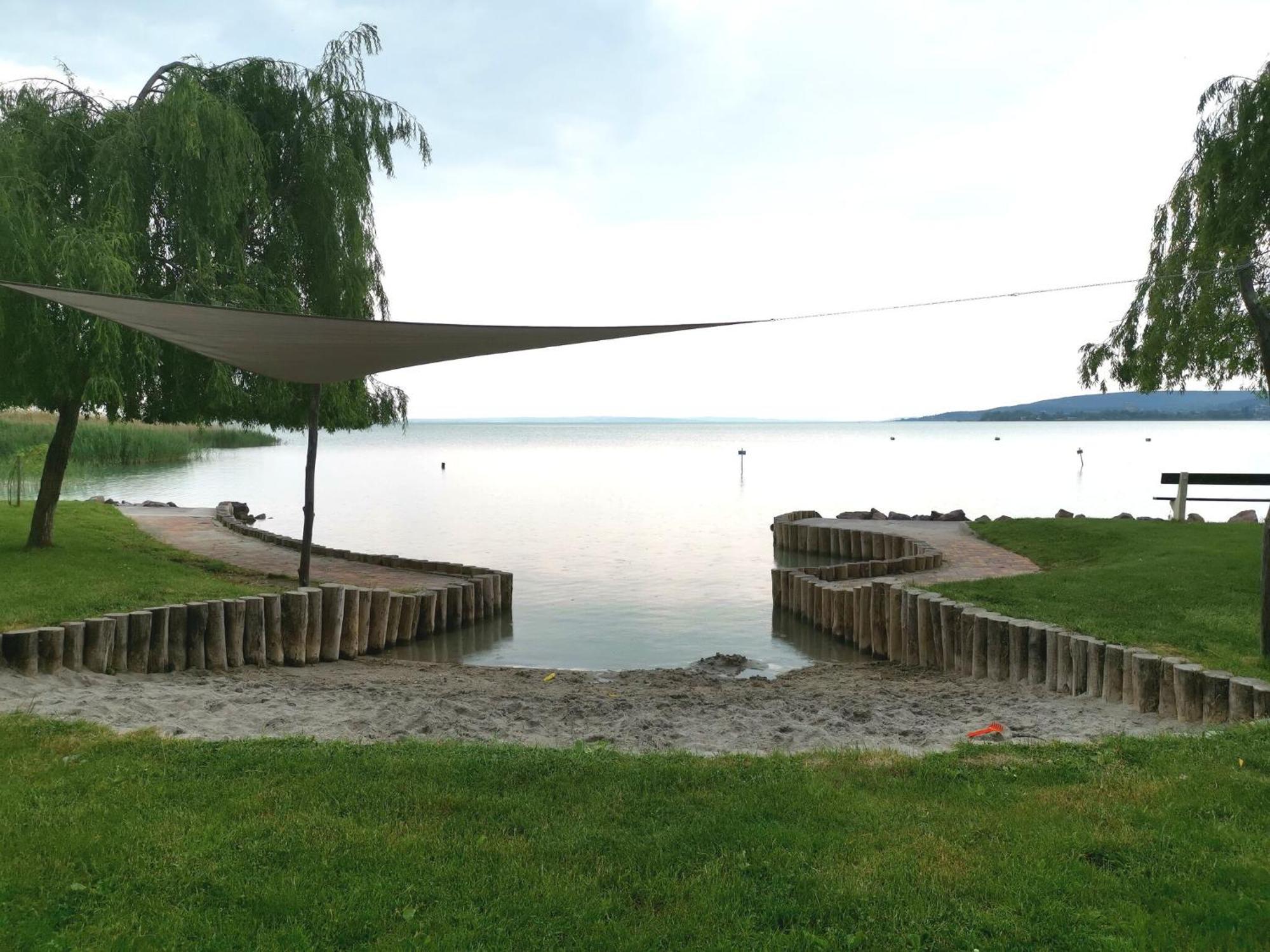 Balatonfůzfő Foeveny Apartmanok מראה חיצוני תמונה