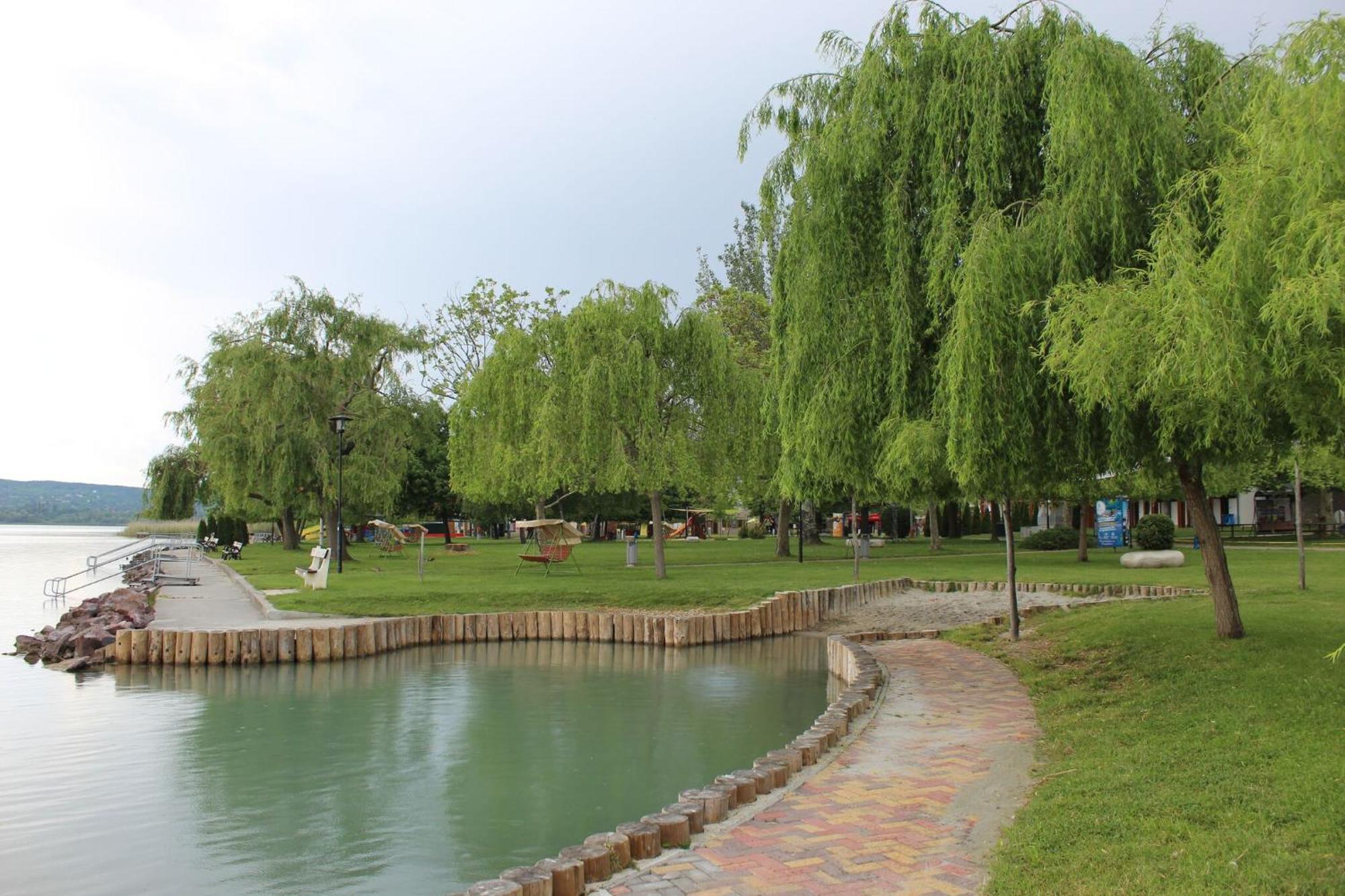 Balatonfůzfő Foeveny Apartmanok מראה חיצוני תמונה