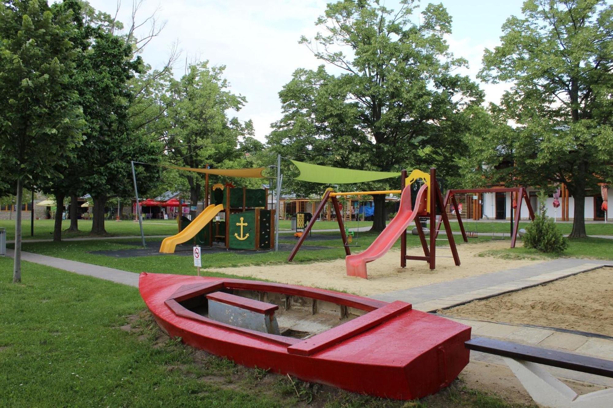 Balatonfůzfő Foeveny Apartmanok מראה חיצוני תמונה